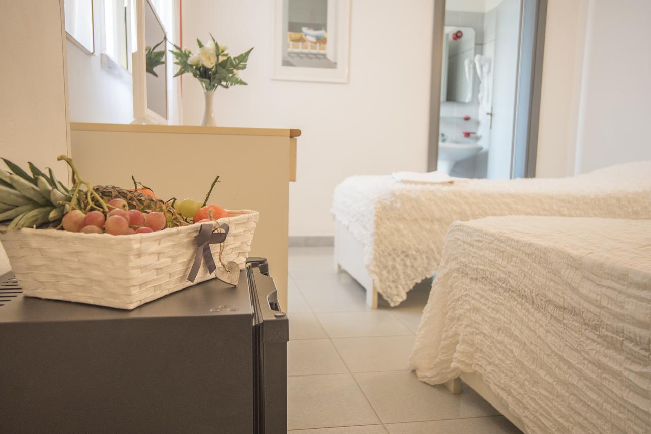 Santa Caterina Hotel San Vincenzo Bagian luar foto
